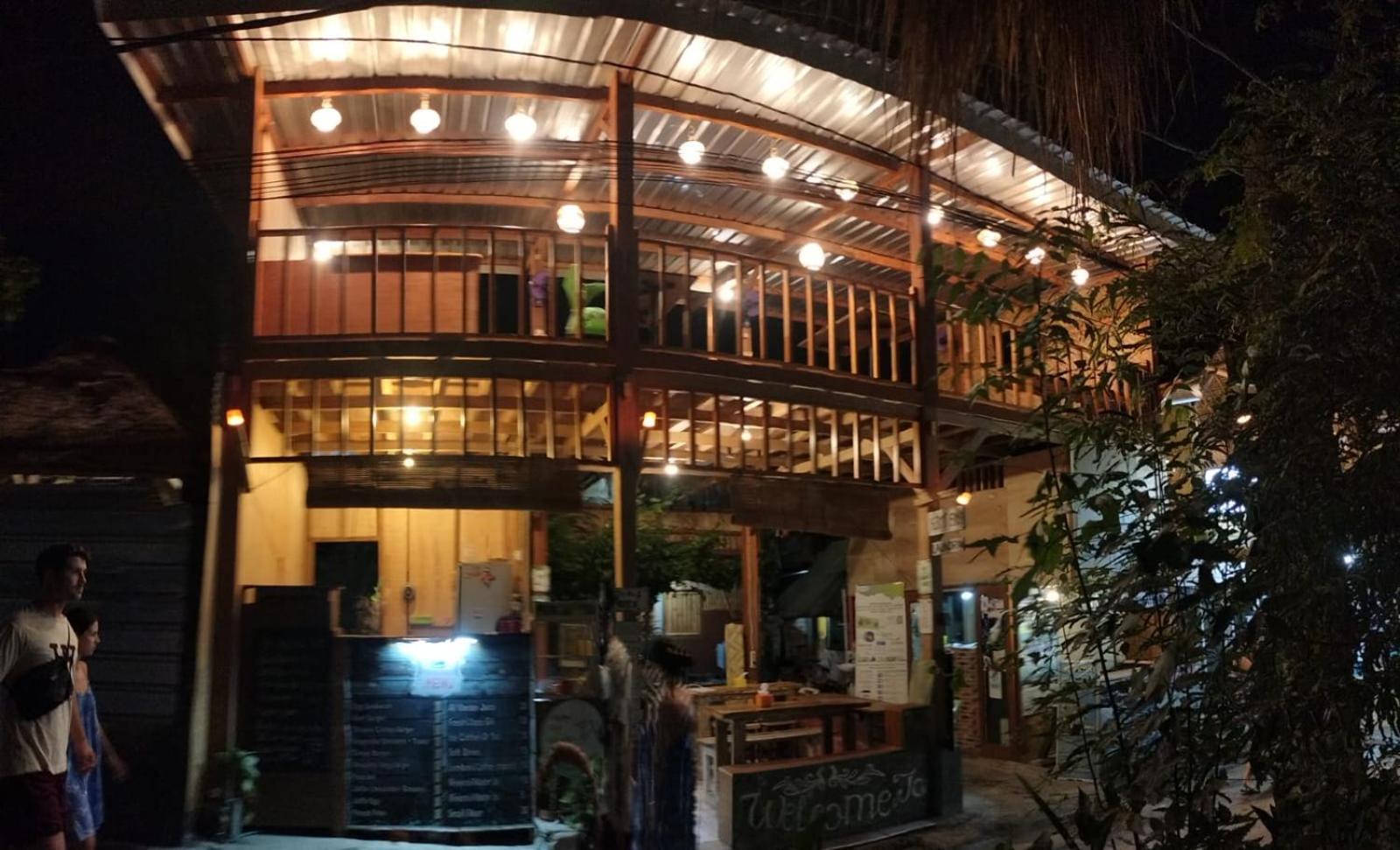 Fantastic B"N"B Hostel Gili Air Exterior photo