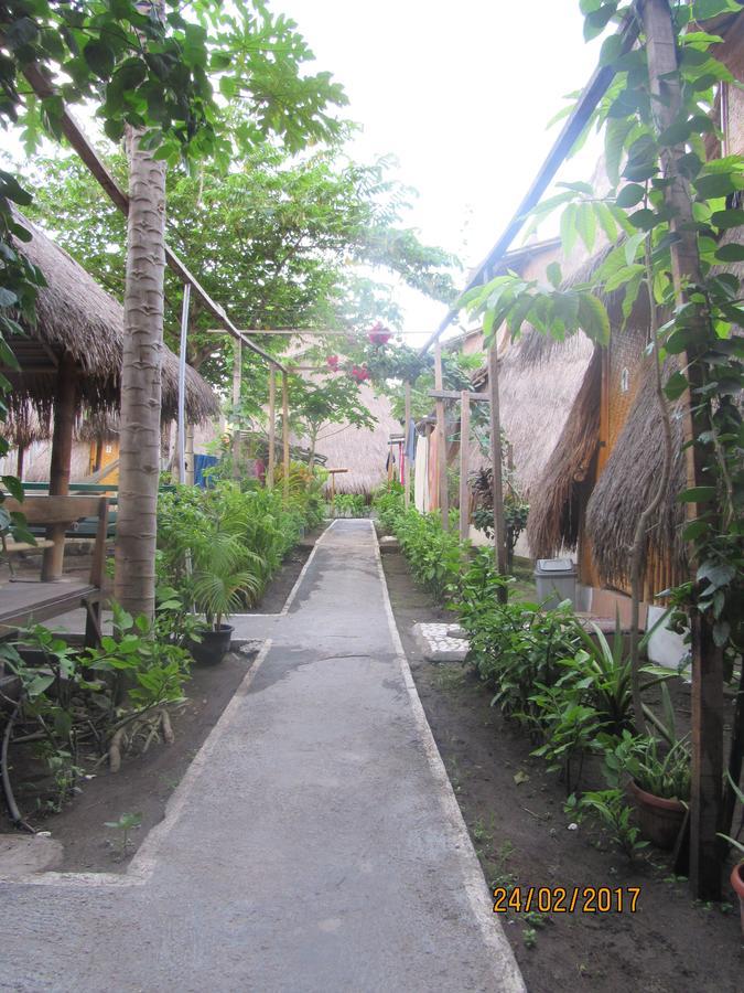 Fantastic B"N"B Hostel Gili Air Exterior photo