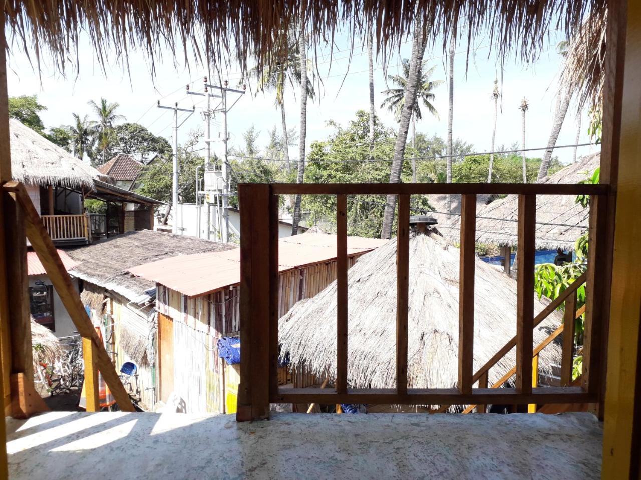 Fantastic B"N"B Hostel Gili Air Exterior photo